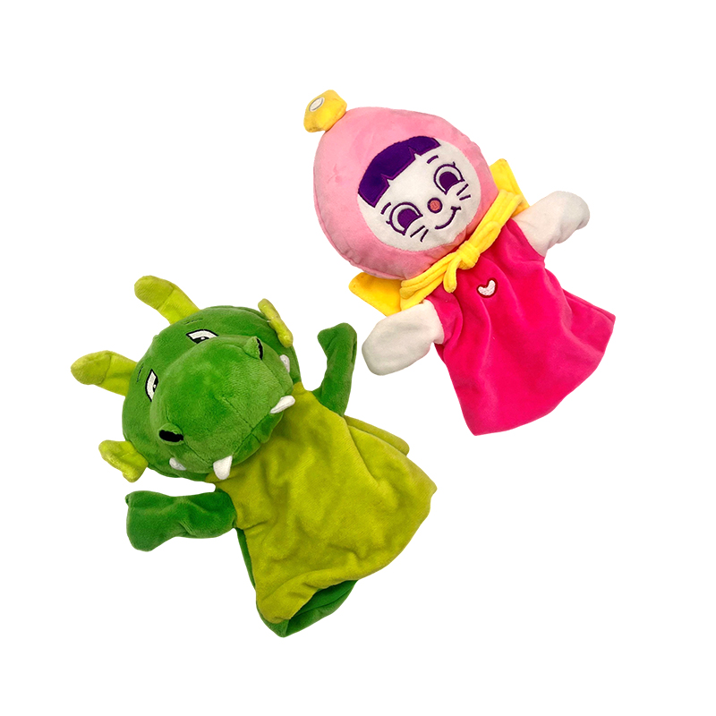 Pembe kız ve yeşil ejderha parmak kuklaları